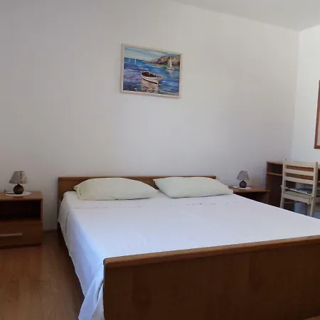 Lili Apartmán *